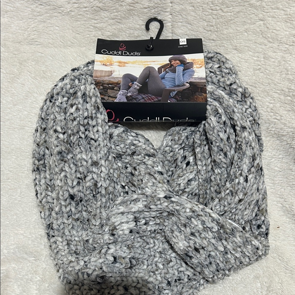 Cuddl Duds Marled Gray Knit Scarf - Picture 3 of 3